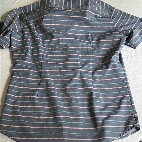 Mizzen+Main Gray and Pink Striped Versa Polo - Picture 5 of 7